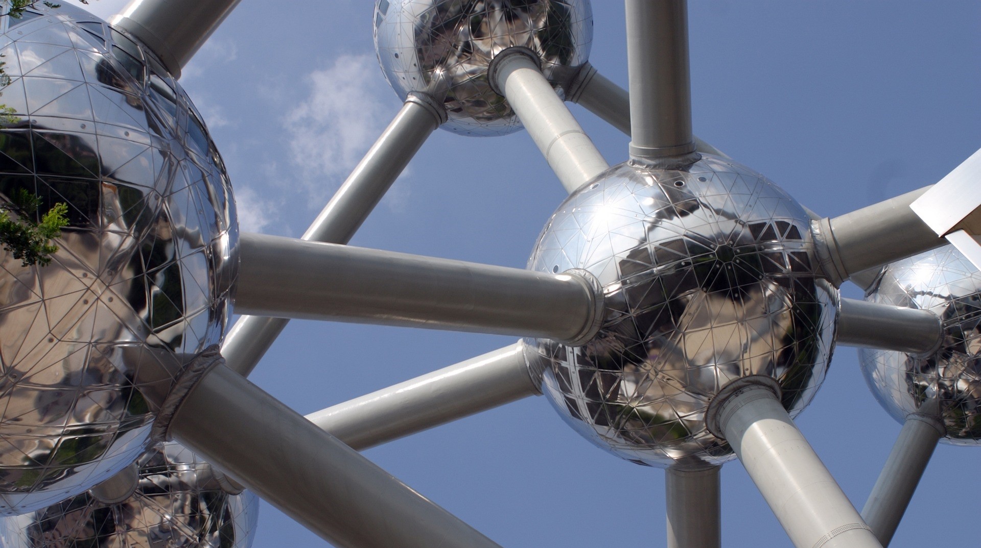 Gesetzliche Verschärfungen im Umgang mit halogenhaltigen Kohlenwasserstoffen (F-Gase, Ozon)